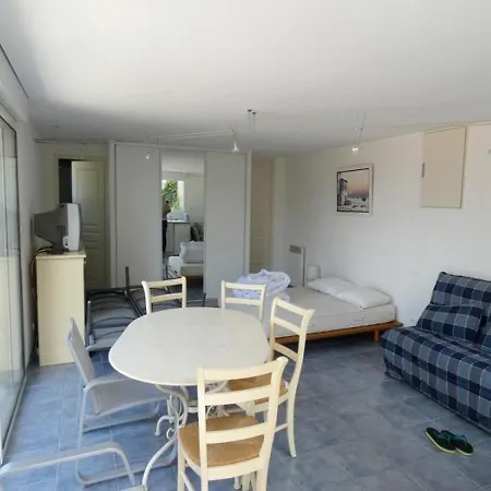 House 10 * Six-Fours-les-Plages
