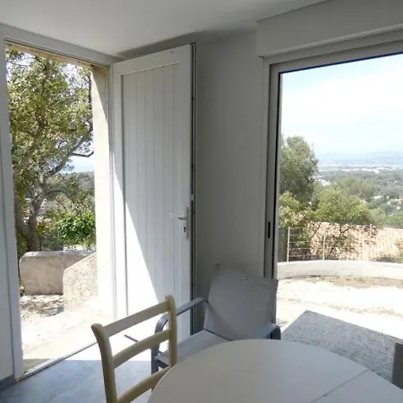House 10 * Six-Fours-les-Plages